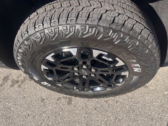 New 2027 Chevrolet Traverse Z71 w/ Driver Confidence Package AWD/4WD image 9