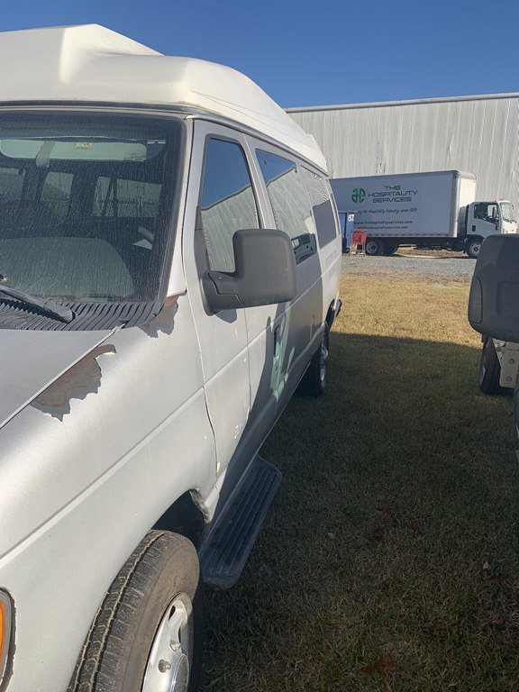 Used 2003 Ford E-350 and Econoline 350 Club Wagon image 4