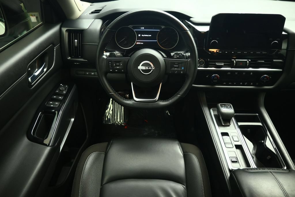 Used 2023 Nissan Pathfinder SL w/ SL Premium Package FWD image 5