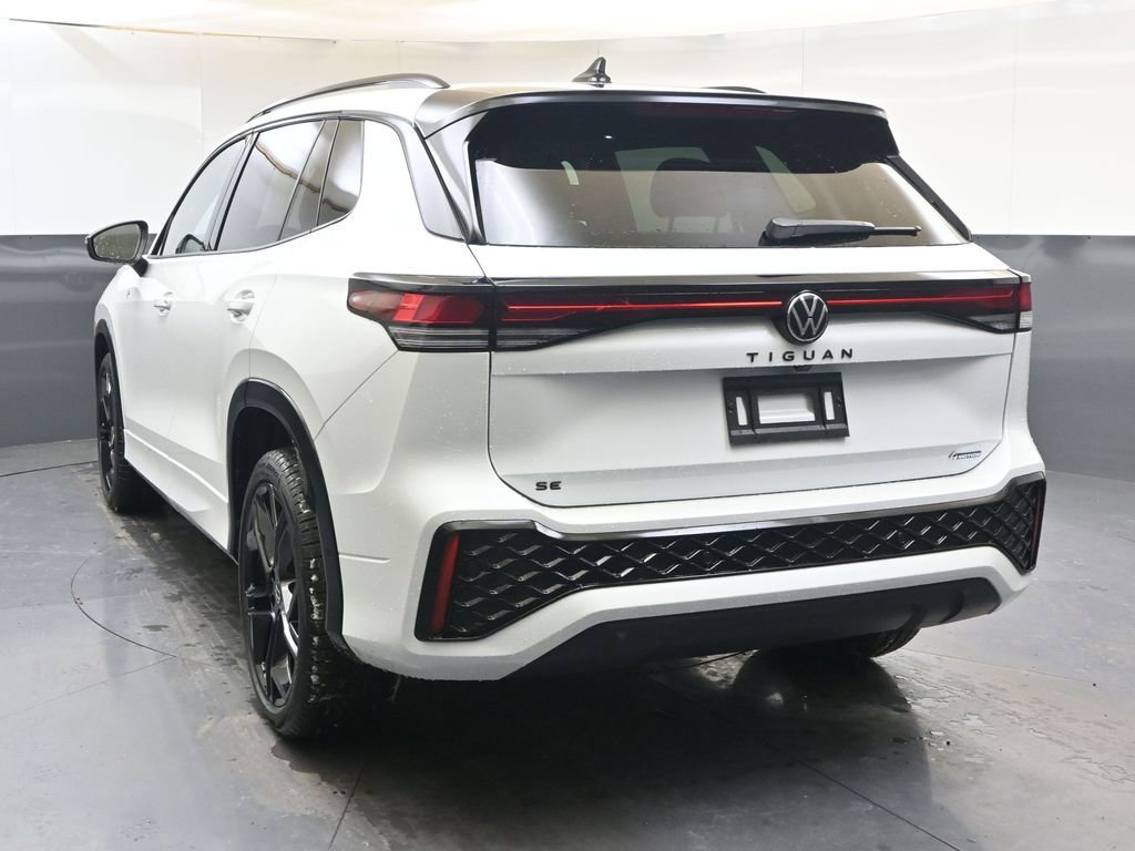 New 2026 Volkswagen Tiguan SE R-Line image 4