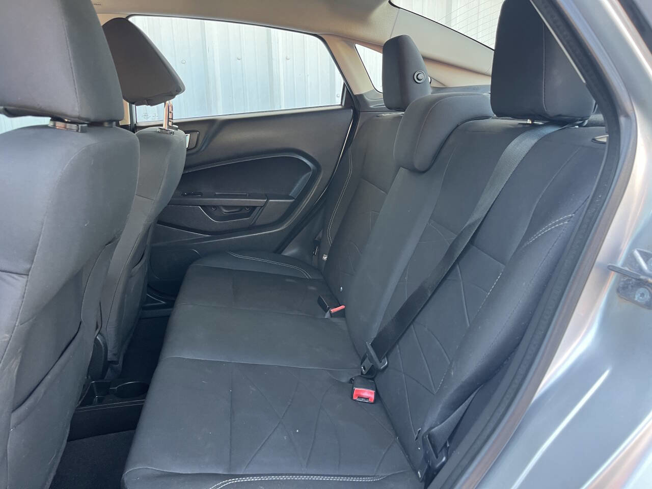 Used 2015 Ford Fiesta SE image 12