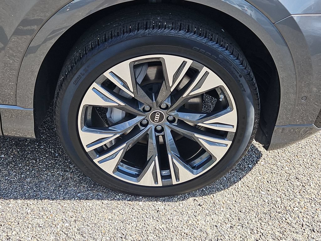 Certified 2025 Audi Q8 Premium Plus AWD/4WD image 10