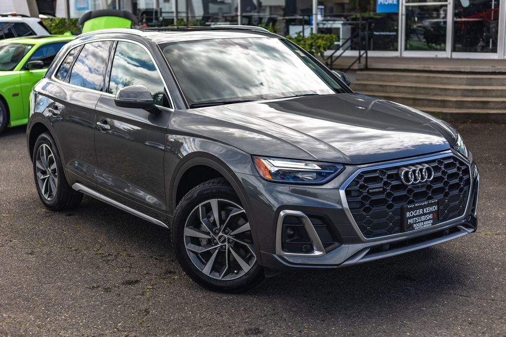 Used 2023 Audi Q5 2.0T Premium Plus w/ Premium Plus Package AWD/4WD image 2