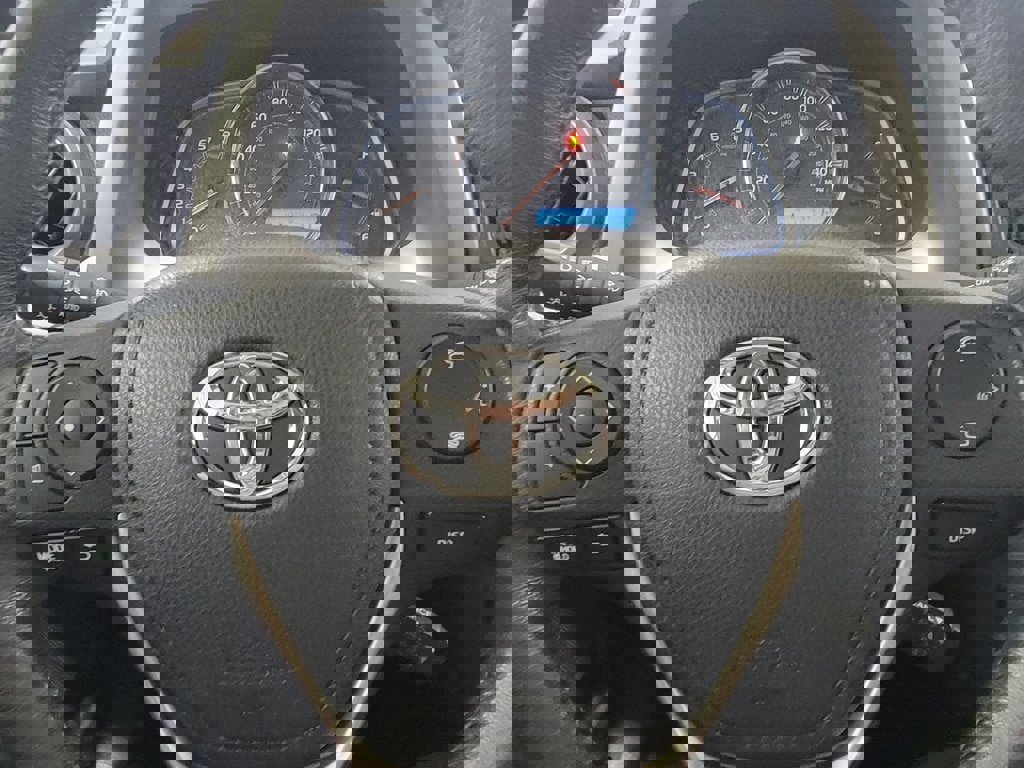 Used 2015 Toyota RAV4 Limited w/ Technology Package image 19