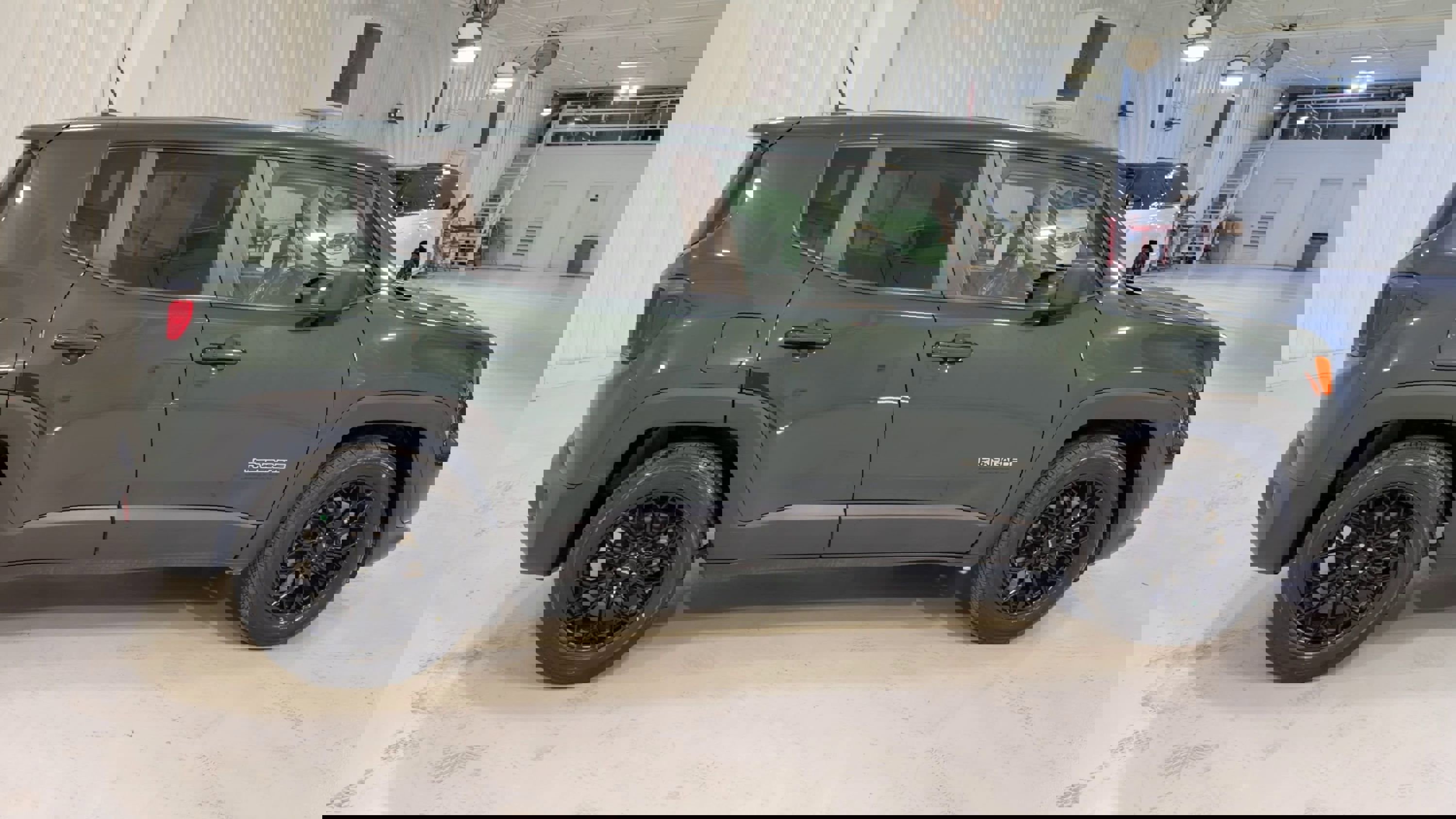 Used 2021 Jeep Renegade Sport image 2