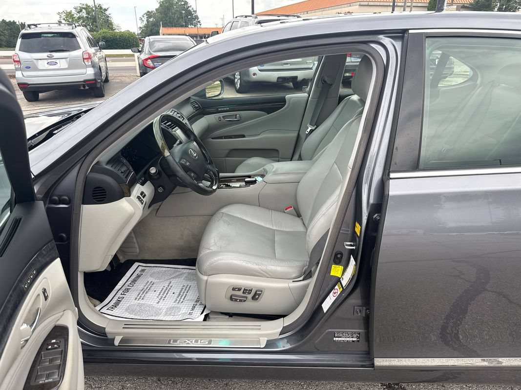 Used 2012 Lexus LS 460 w/ Comfort Pkg RWD image 10