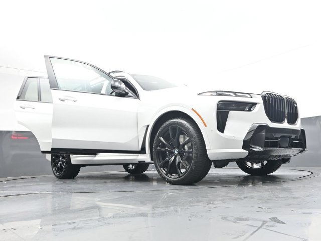 New 2027 BMW X7 M60i AWD/4WD image 44
