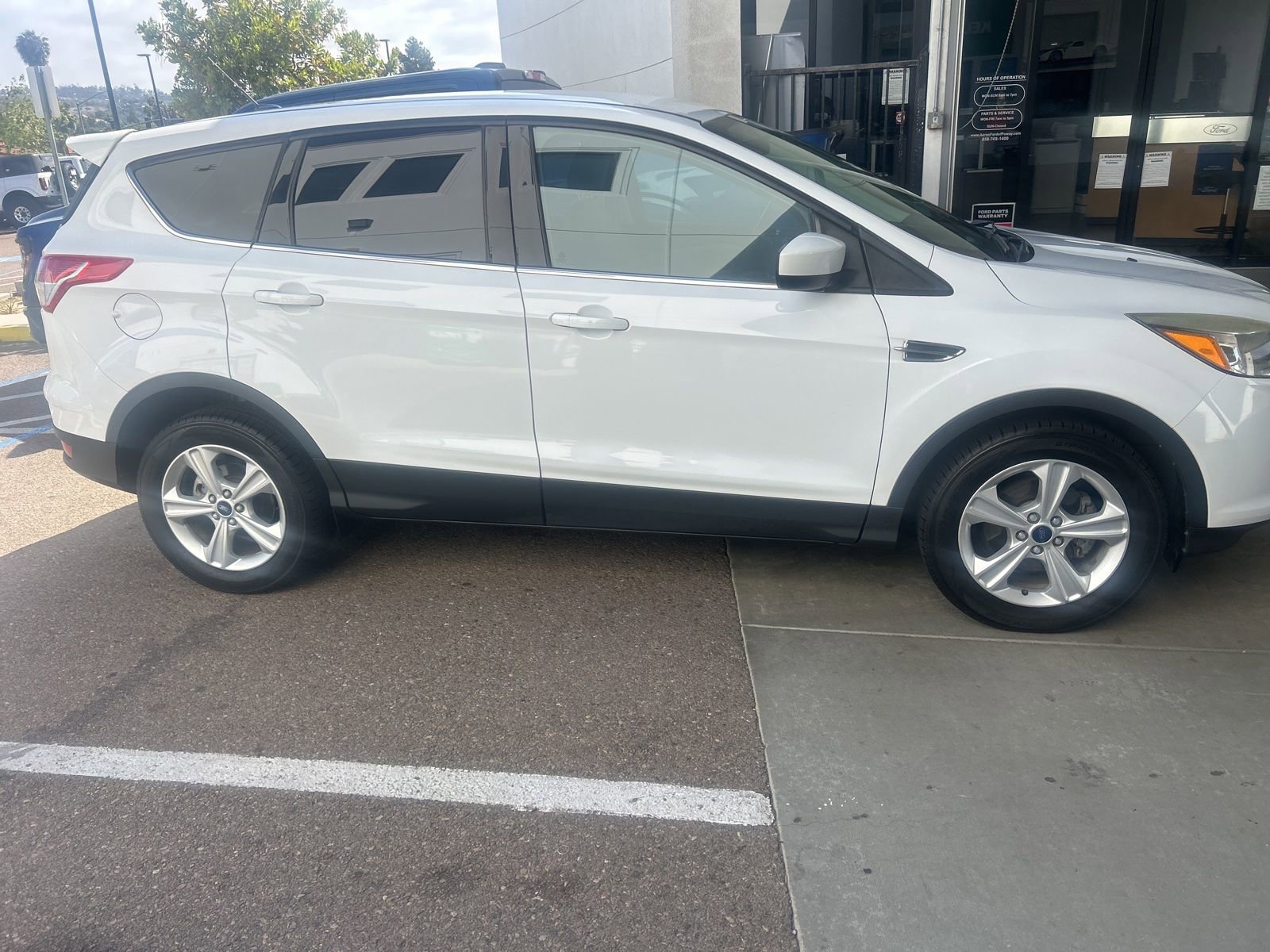 Used 2015 Ford Escape SE FWD image 14