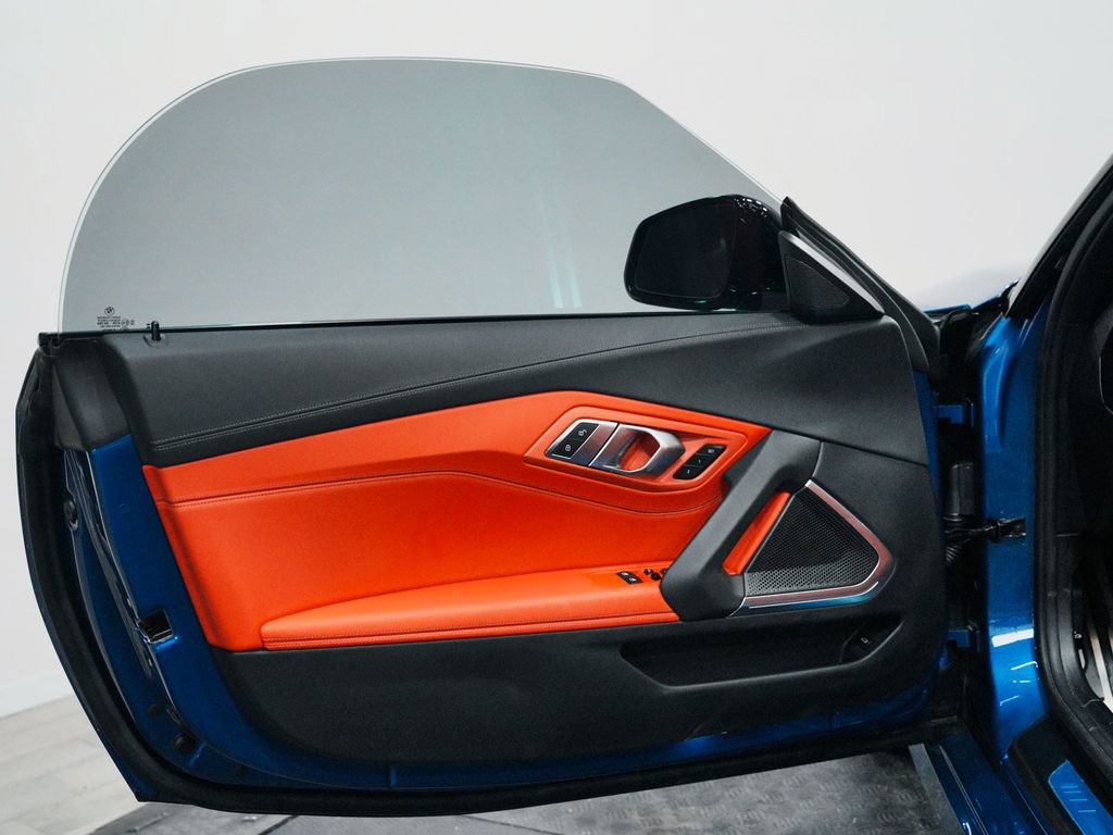 Used 2024 BMW Z4 M40i w/ Premium Package RWD image 18