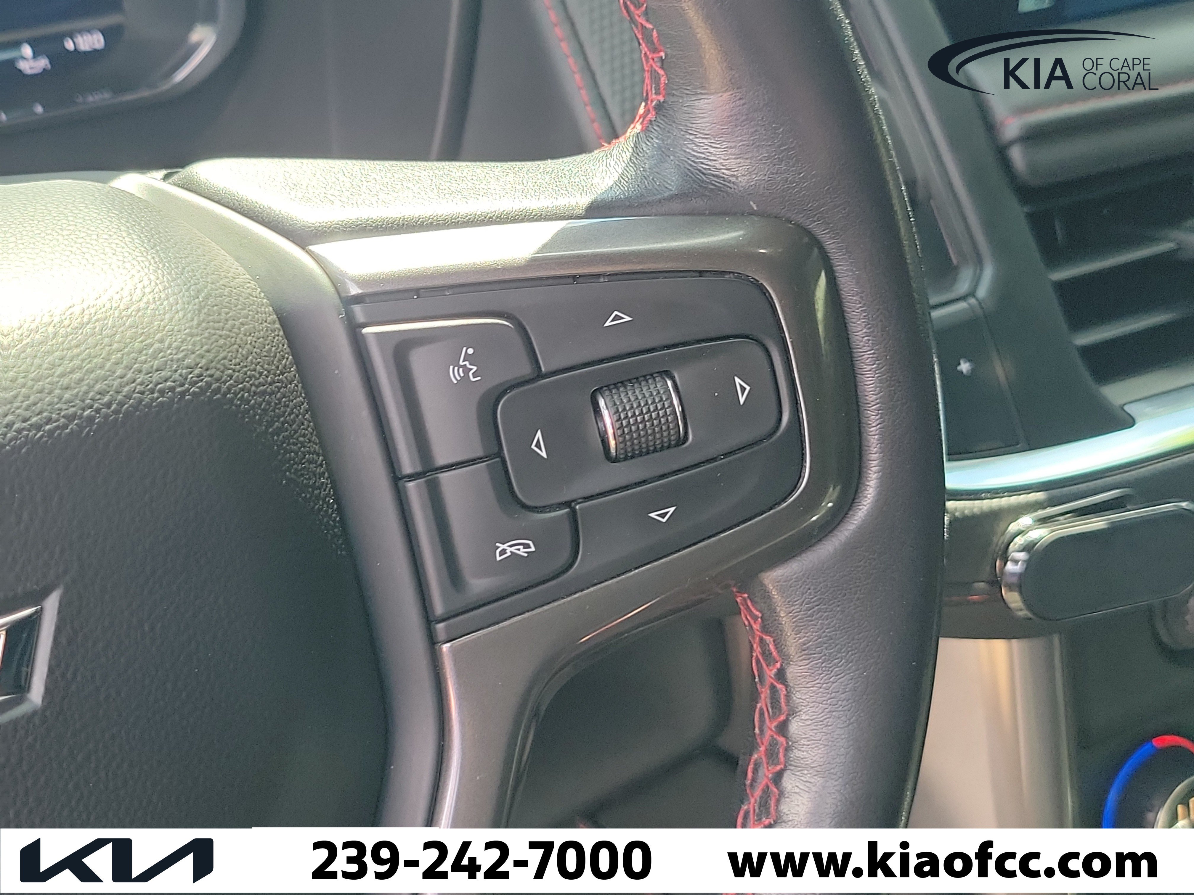 Used 2022 Chevrolet Suburban RST w/ Luxury Package AWD/4WD image 28