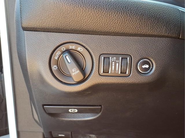 Used 2016 Dodge Challenger R/T Scat Pack w/ Sound Group II RWD image 16