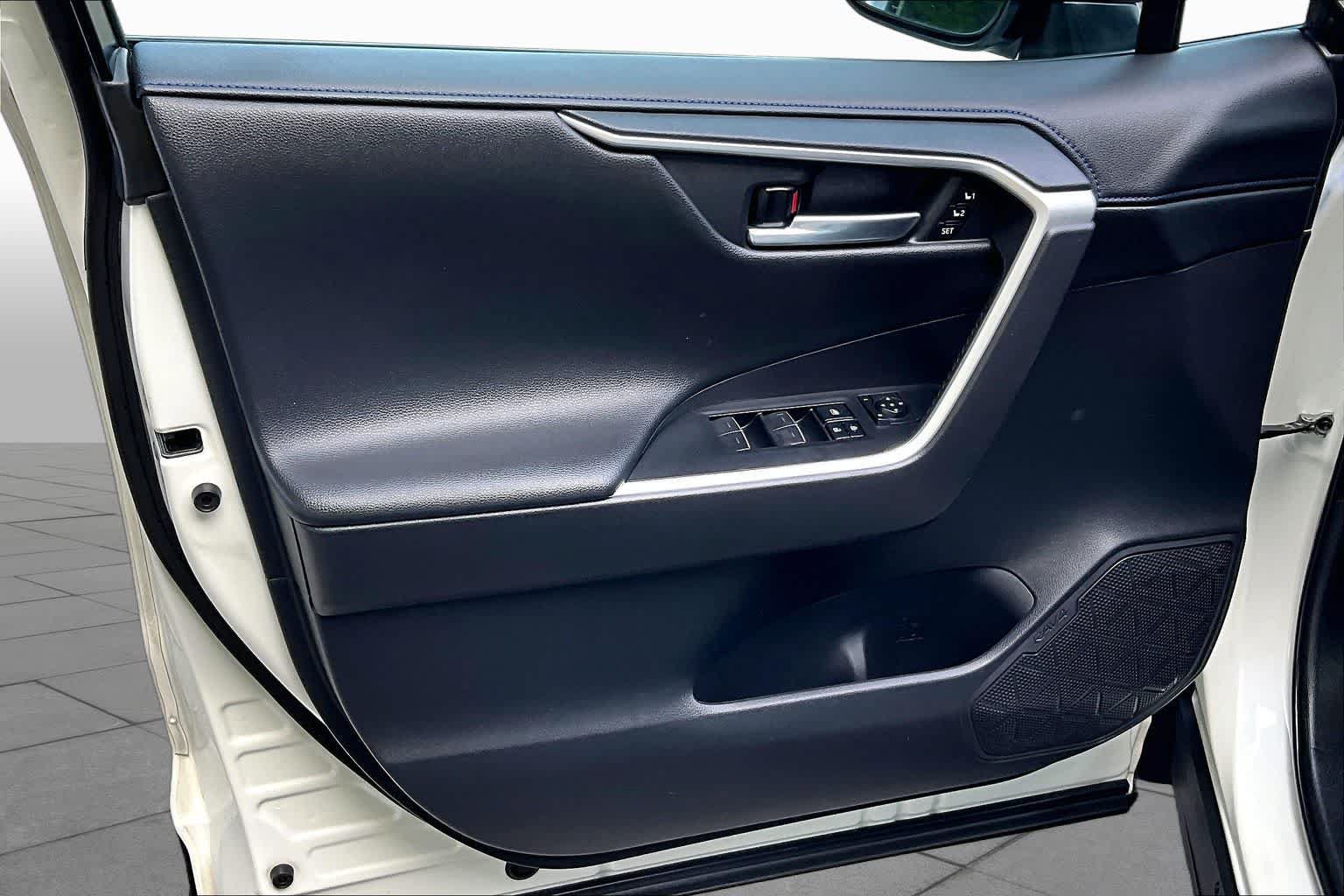 Certified 2022 Toyota RAV4 XSE AWD/4WD image 21