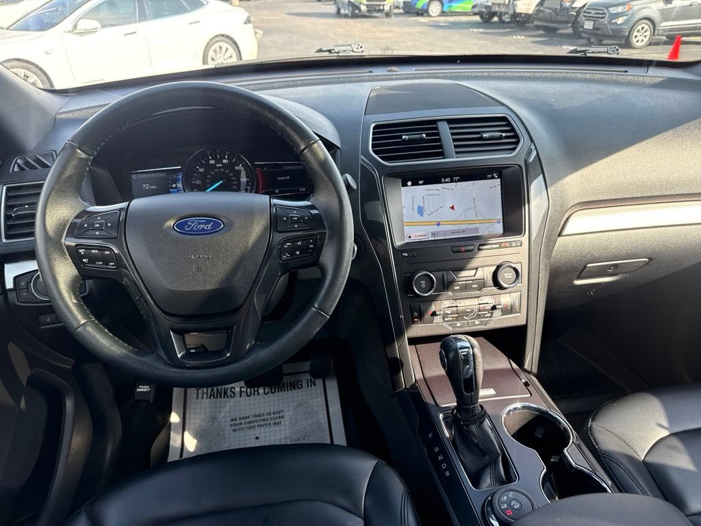 Used 2019 Ford Explorer XLT w/ Equipment Group 202A AWD/4WD image 15