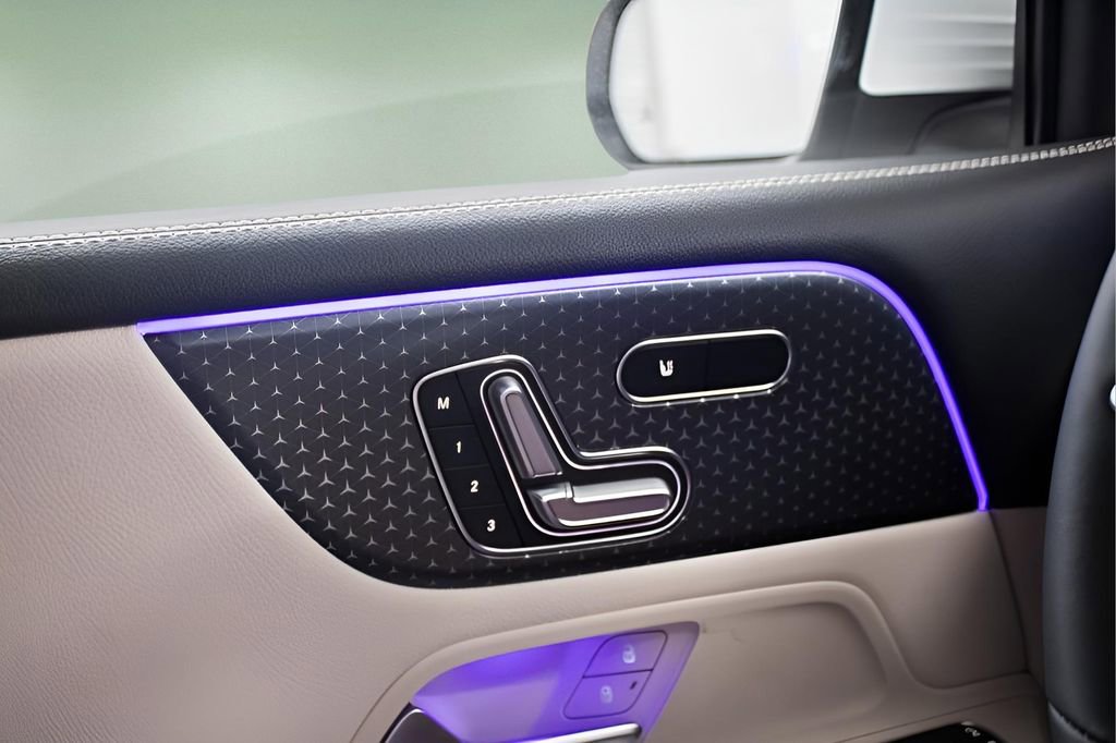 Used 2025 Mercedes-Benz GLB 250 GLB 250 image 18