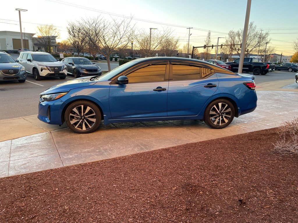 Used 2024 Nissan Sentra SV w/ SV Premium Package image 7