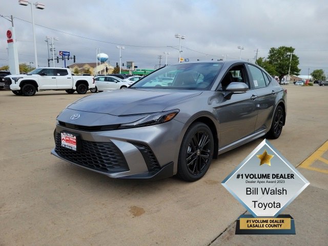 New 2026 Toyota Camry SE image 2