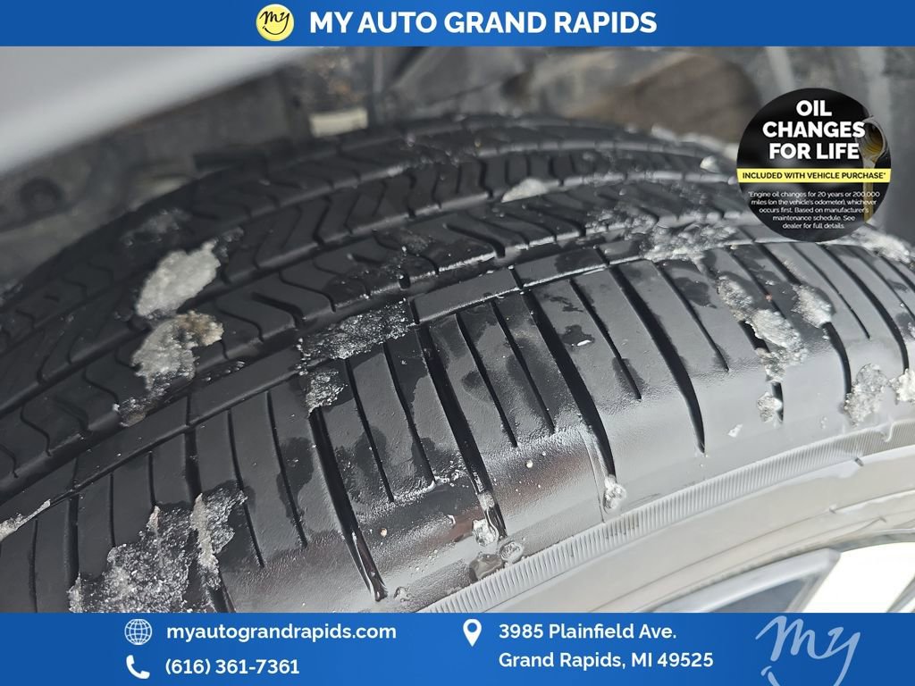 Used 2025 Mitsubishi Outlander SEL image 36