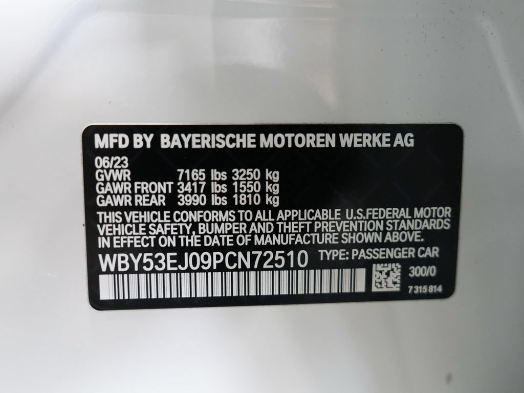 Used 2023 BMW i7 xDrive60 AWD/4WD image 17