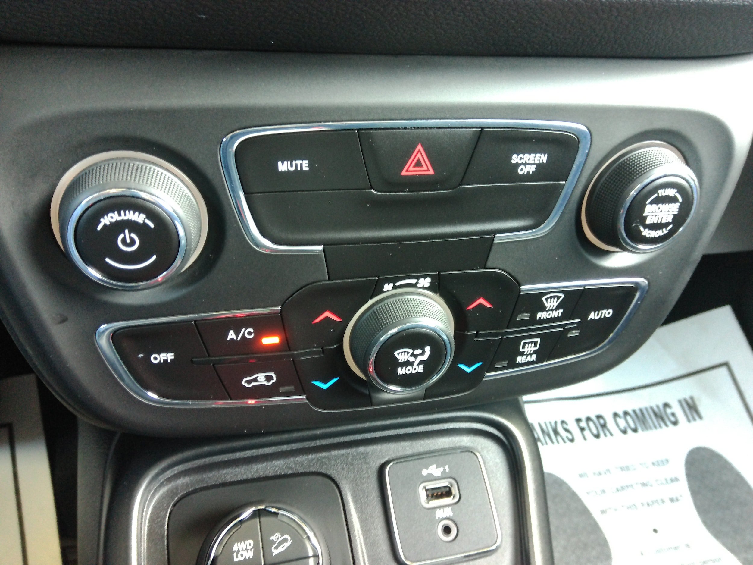 Used 2019 Jeep Compass Trailhawk w/ Cold Weather Group AWD/4WD image 10