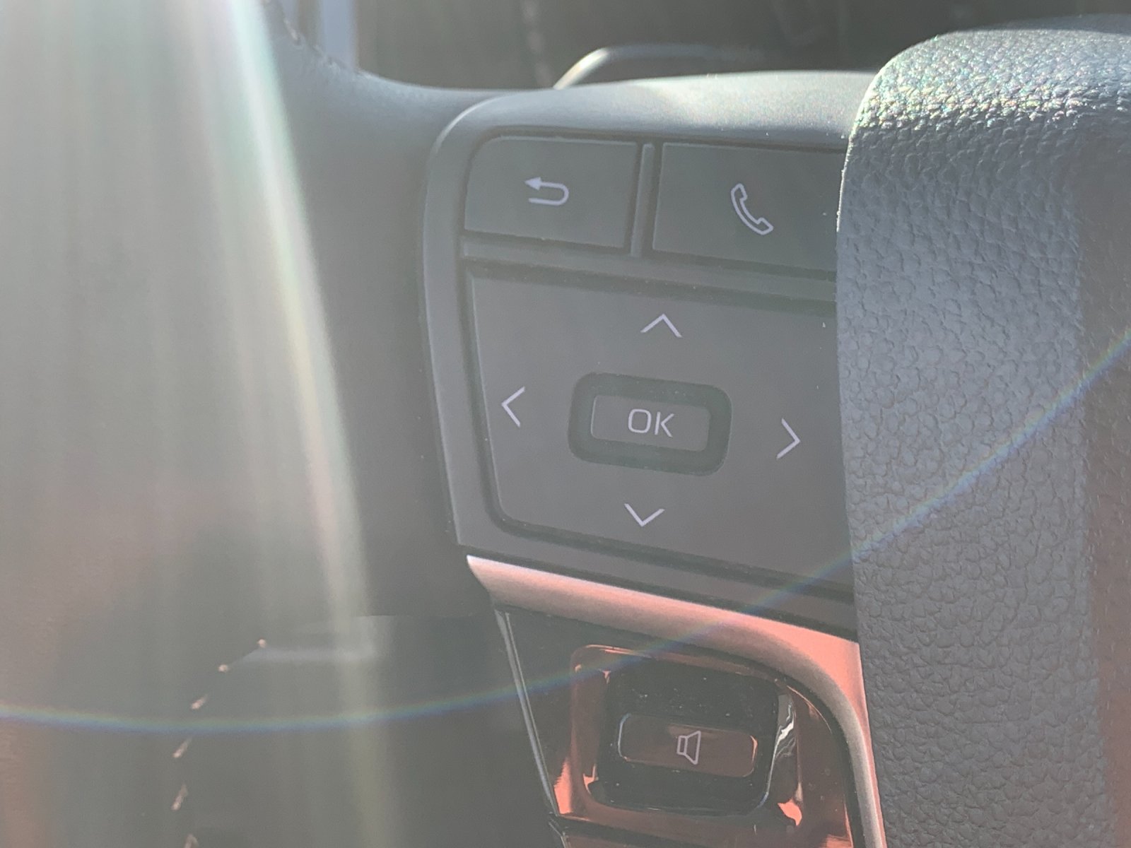 Used 2025 Toyota Camry SE w/ Convenience Package FWD image 28