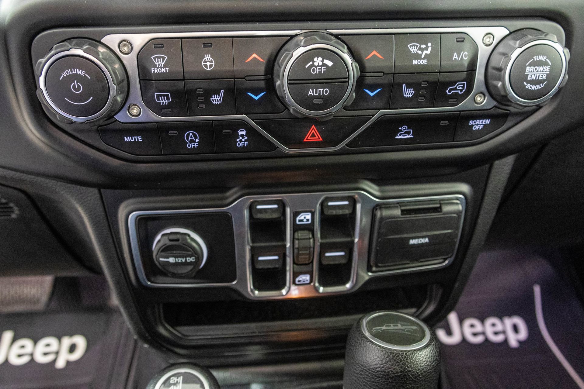 Used 2020 Jeep Gladiator Overland AWD/4WD image 29