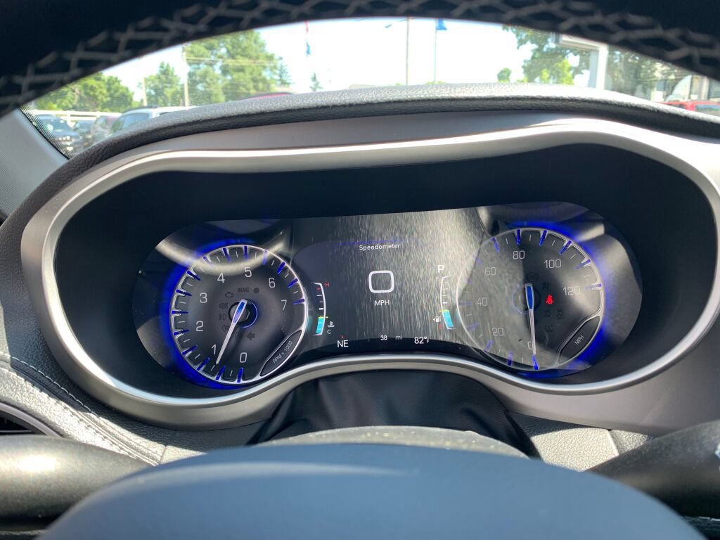New 2027 Chrysler Pacifica Limited AWD/4WD image 14