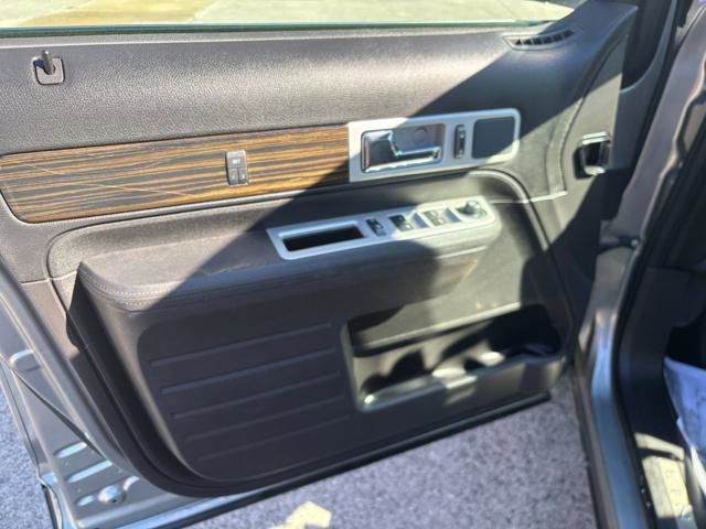 Used 2008 Lincoln MKX AWD image 22