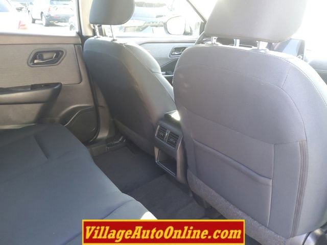 Used 2023 Nissan Rogue S AWD/4WD image 32