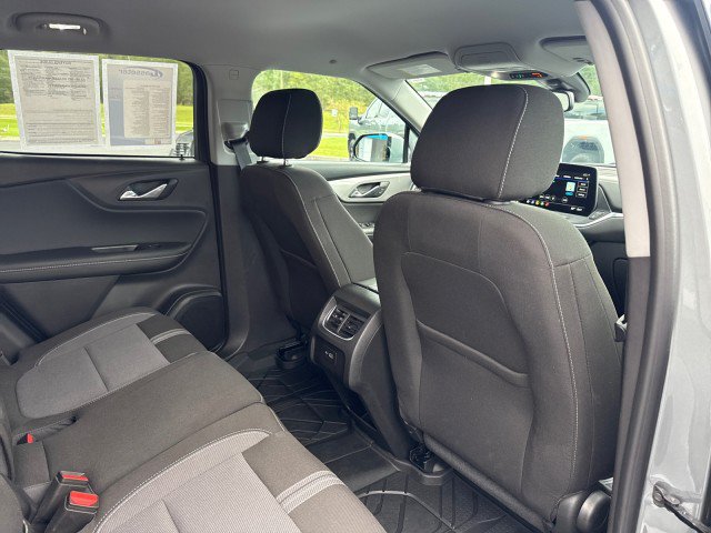 Used 2025 Chevrolet Blazer LT w/ Convenience Package FWD image 14