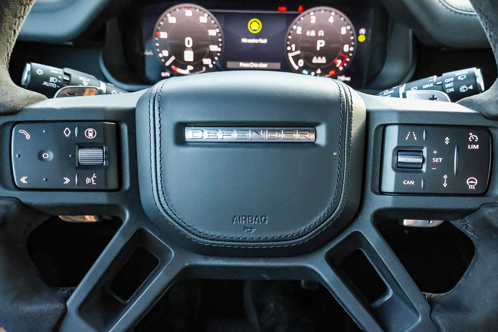 Certified 2024 Land Rover Defender 90 V8 AWD/4WD image 27