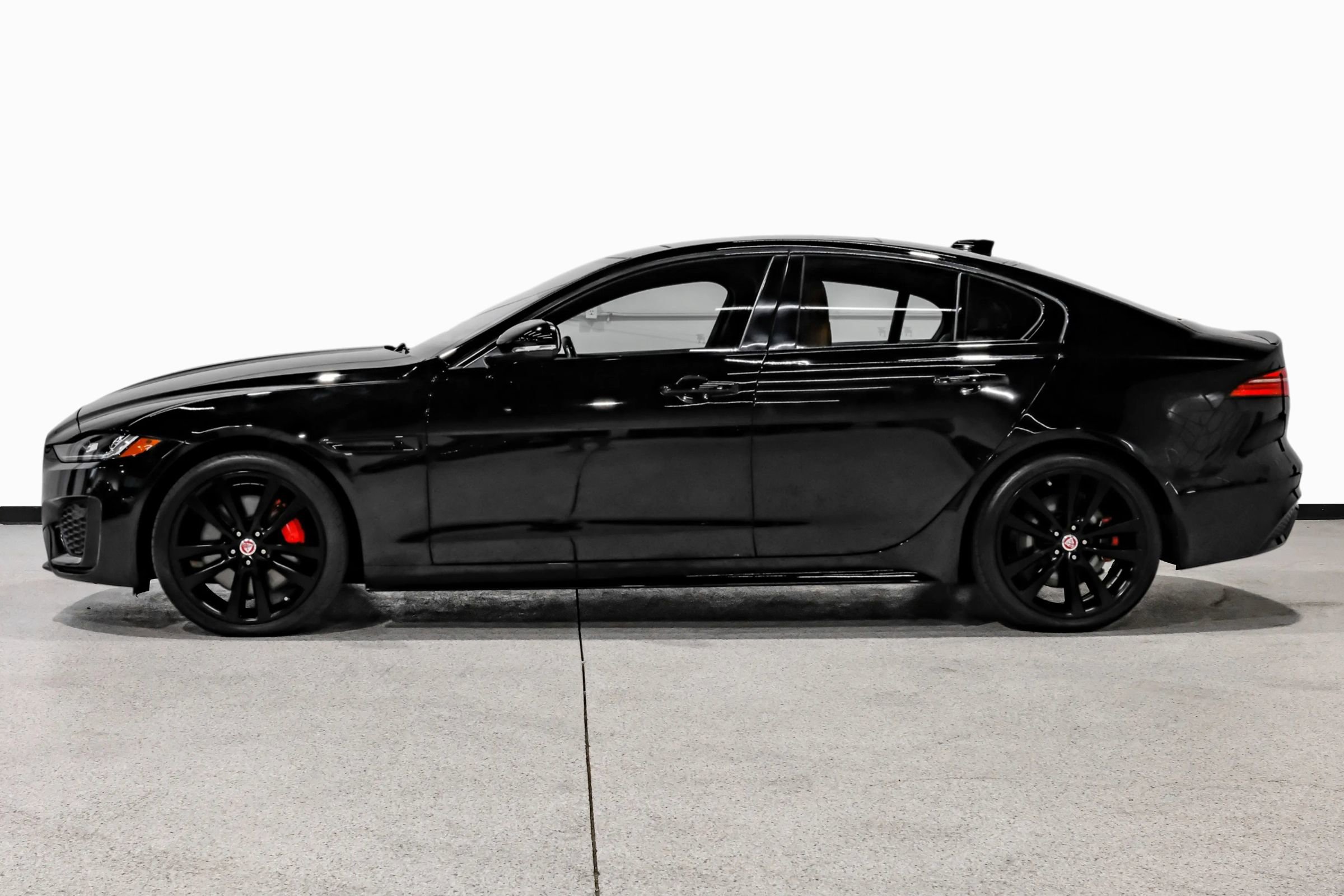 Used 2020 Jaguar XE R-Dynamic S AWD/4WD image 9