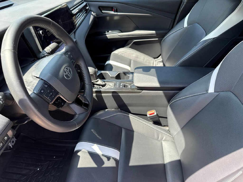 Used 2025 Toyota Camry SE w/ Multimedia Upgrade Package FWD image 19
