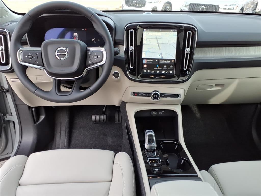 New 2026 Volvo XC40 B5 Plus w/ Protection Package Premier AWD/4WD image 12