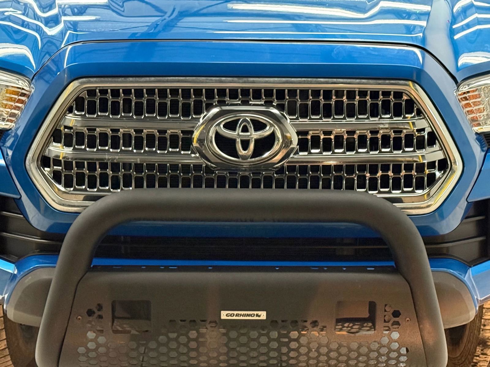 Used 2016 Toyota Tacoma TRD Off-Road w/ Towing Package image 5