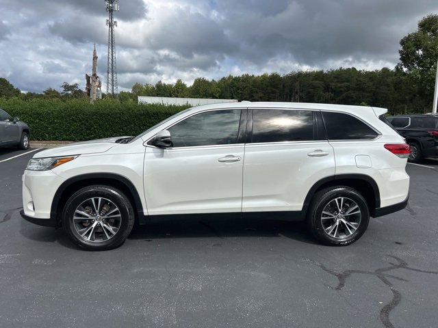 Used 2019 Toyota Highlander LE image 10