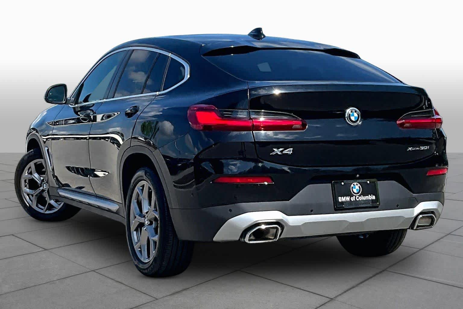 Used 2022 BMW X4 xDrive30i w/ Parking Assistance Package AWD/4WD image 11