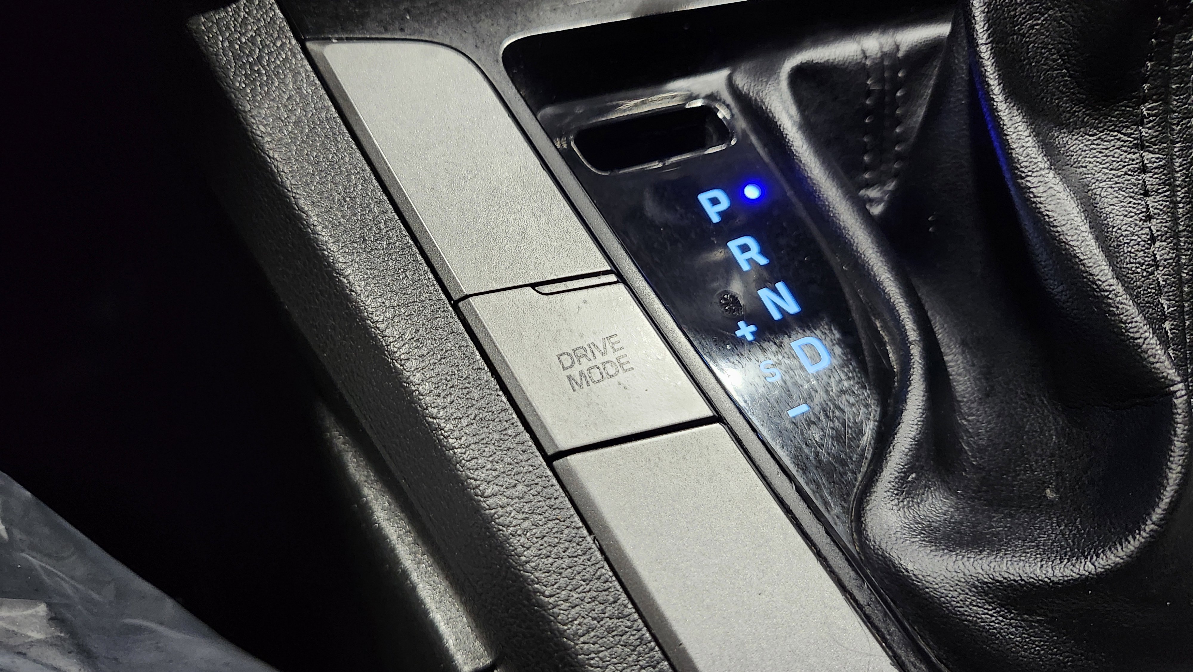 Used 2020 Hyundai Elantra SE w/ Cargo Package (C1) image 8