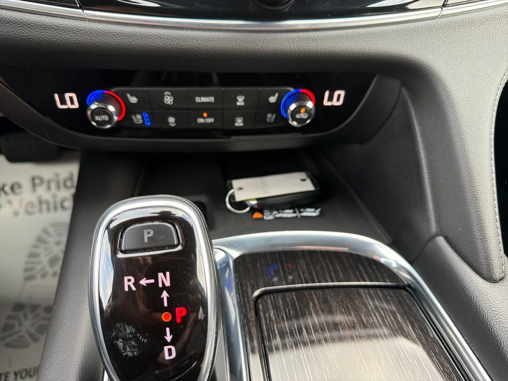Used 2021 Buick Enclave Avenir w/ Avenir Technology Package AWD/4WD image 17