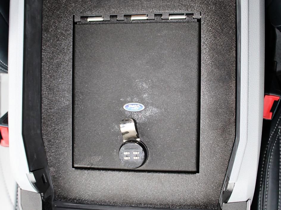 Used 2022 Ford F450 Limited w/ FX4 Off-Road Package image 30