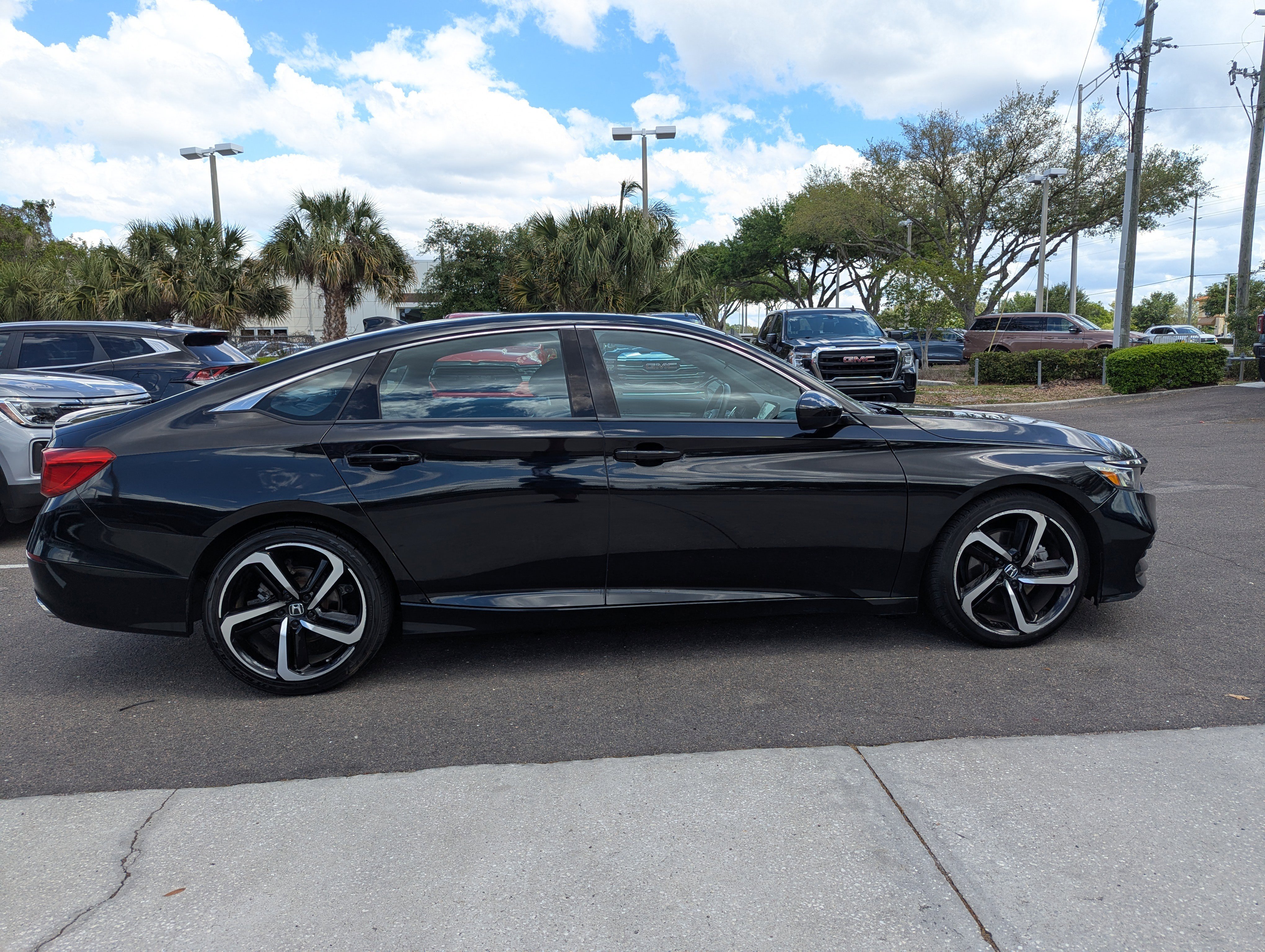Used 2019 Honda Accord Sport image 9