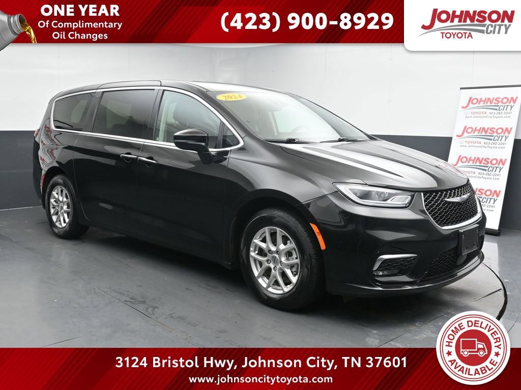 Used 2024 Chrysler Pacifica Touring-L image 1