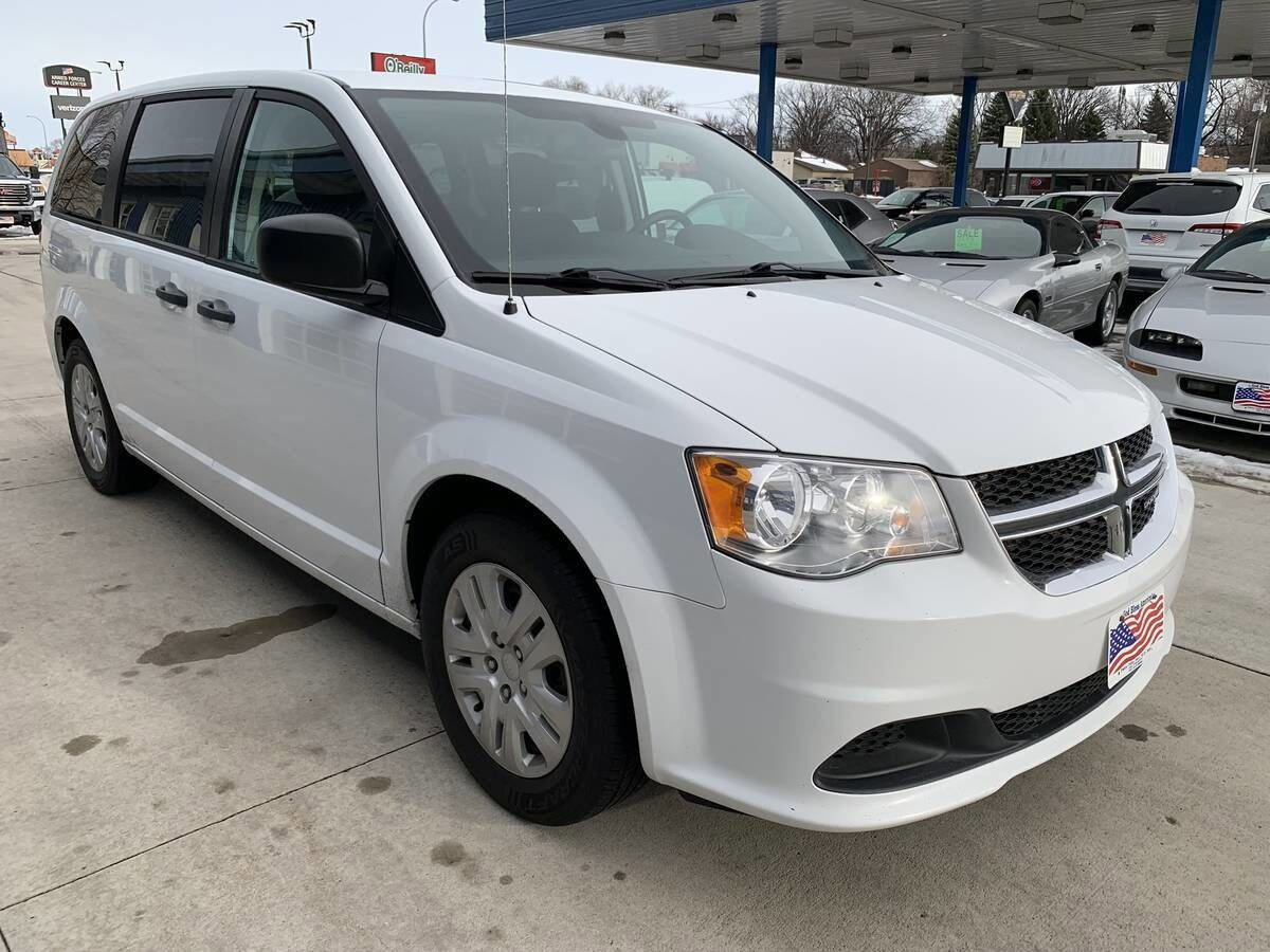 Used 2019 Dodge Grand Caravan SE w/ UConnect Hands-Free Group image 4