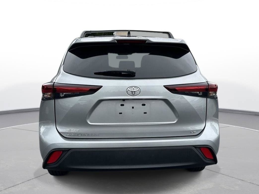 Used 2024 Toyota Highlander LE FWD image 51