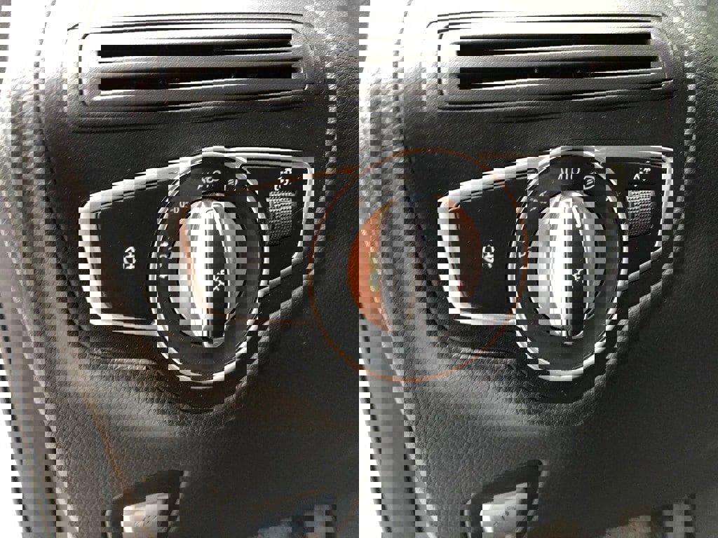 Used 2022 Mercedes-Benz GLC 300 4MATIC w/ Premium Package Lite image 14