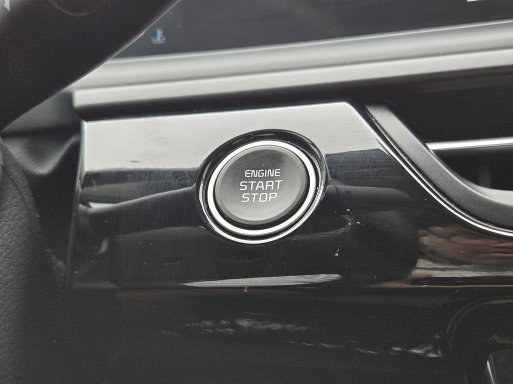 Certified 2025 Kia Seltos S FWD image 23