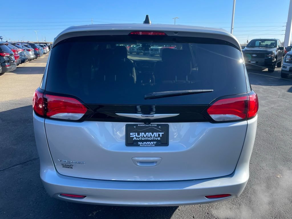 Used 2024 Chrysler Voyager LX FWD image 32