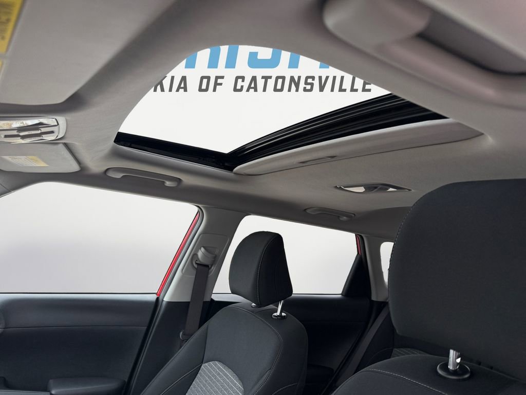 Used 2025 Kia Soul EX image 17