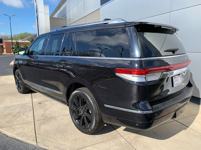 Certified 2024 Lincoln Navigator L Reserve image 3