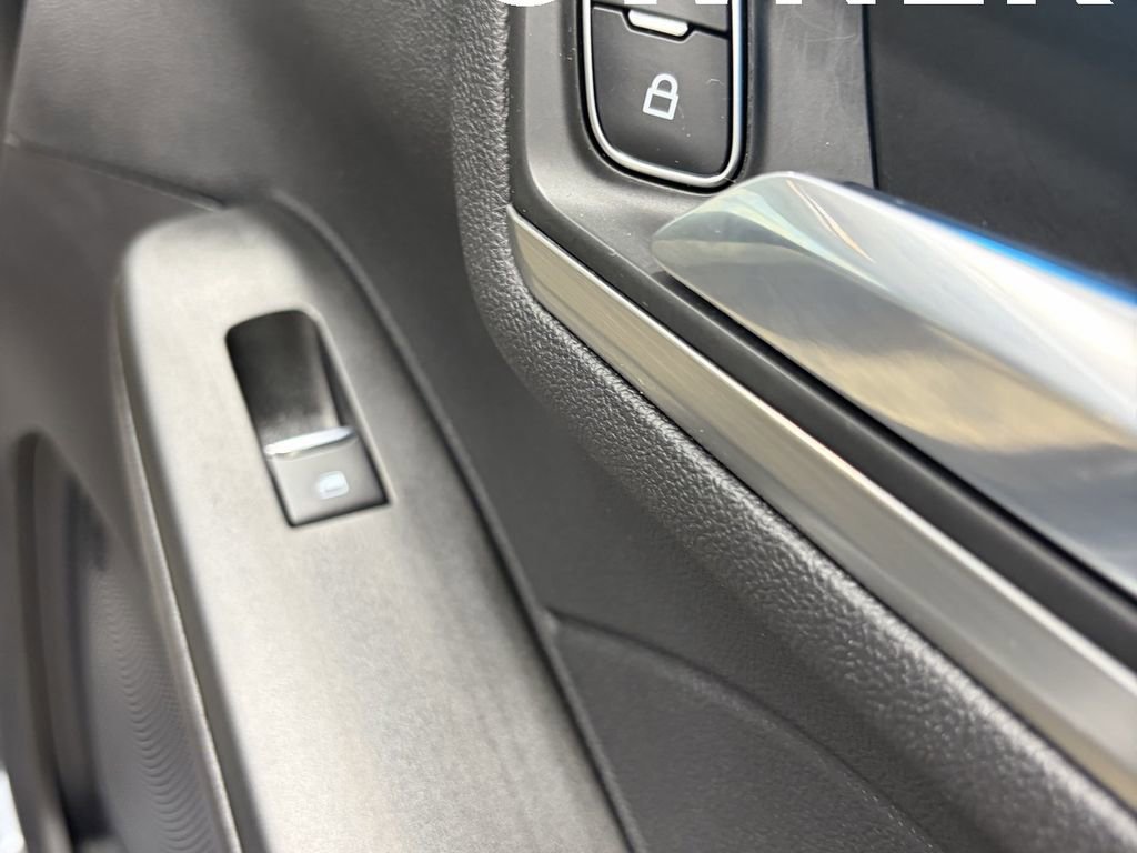 Certified 2022 Ford Escape Titanium w/ Class II Trailer Tow Package image 23