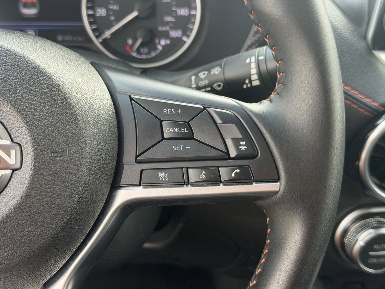 Used 2025 Nissan Sentra SR FWD image 12